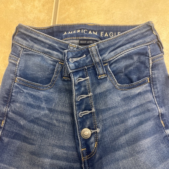 Button Jean - Picture 2 of 3